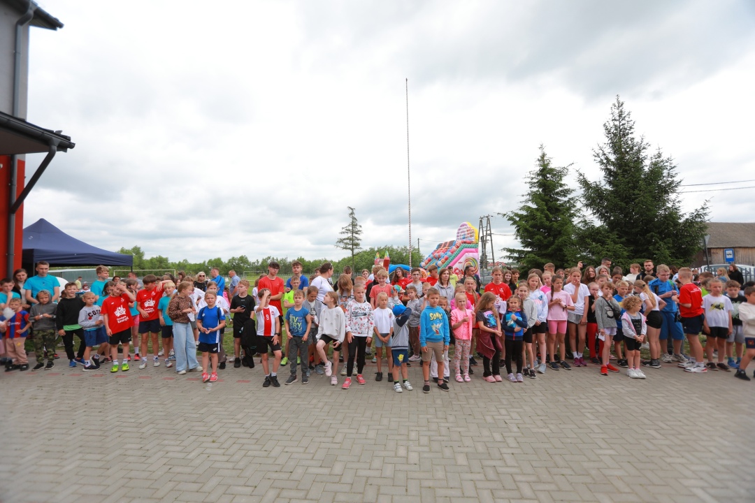 IV Gminna Olimpiada w Biegach Przełajowych w Borawem [17.06.2025] - zdjęcie #13 - eOstroleka.pl
