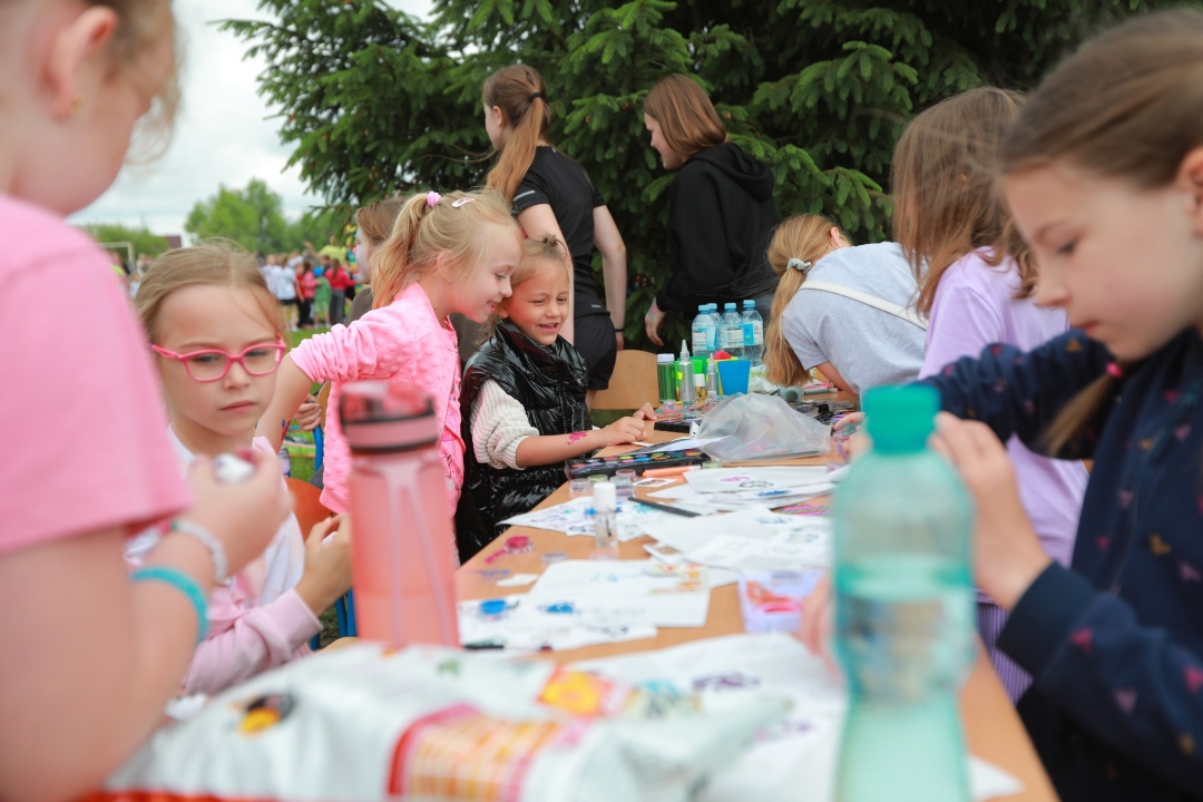 IV Gminna Olimpiada w Biegach Przełajowych w Borawem [17.06.2025] - zdjęcie #7 - eOstroleka.pl