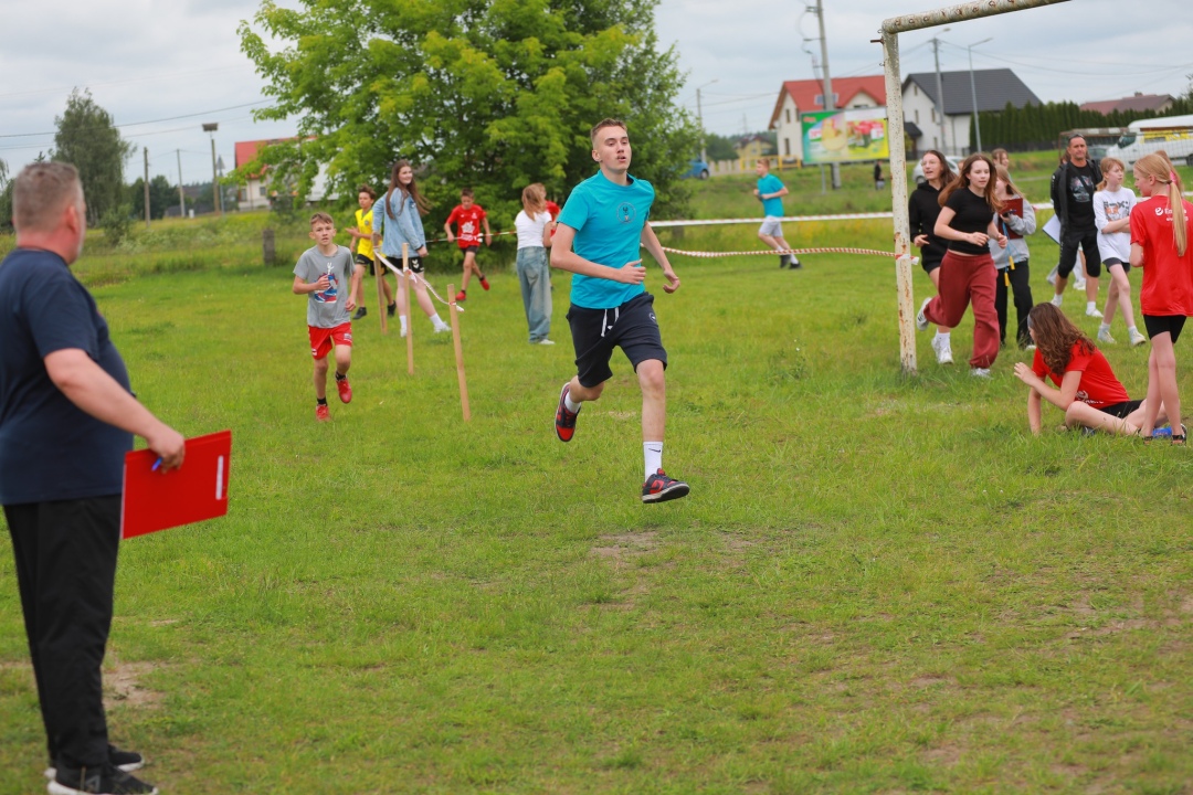 IV Gminna Olimpiada w Biegach Przełajowych w Borawem [17.06.2025] - zdjęcie #2 - eOstroleka.pl