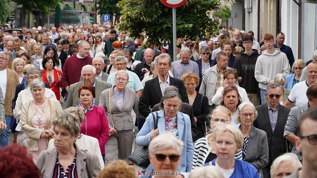 Procesja Bożego Ciała w sanktuarium pw. św. Antoniego Padewskiego [19.06.2025] - zdjęcie #223 - eOstroleka.pl
