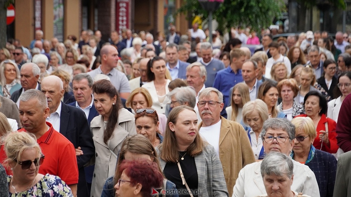 Procesja Bożego Ciała w sanktuarium pw. św. Antoniego Padewskiego [19.06.2025] - zdjęcie #219 - eOstroleka.pl