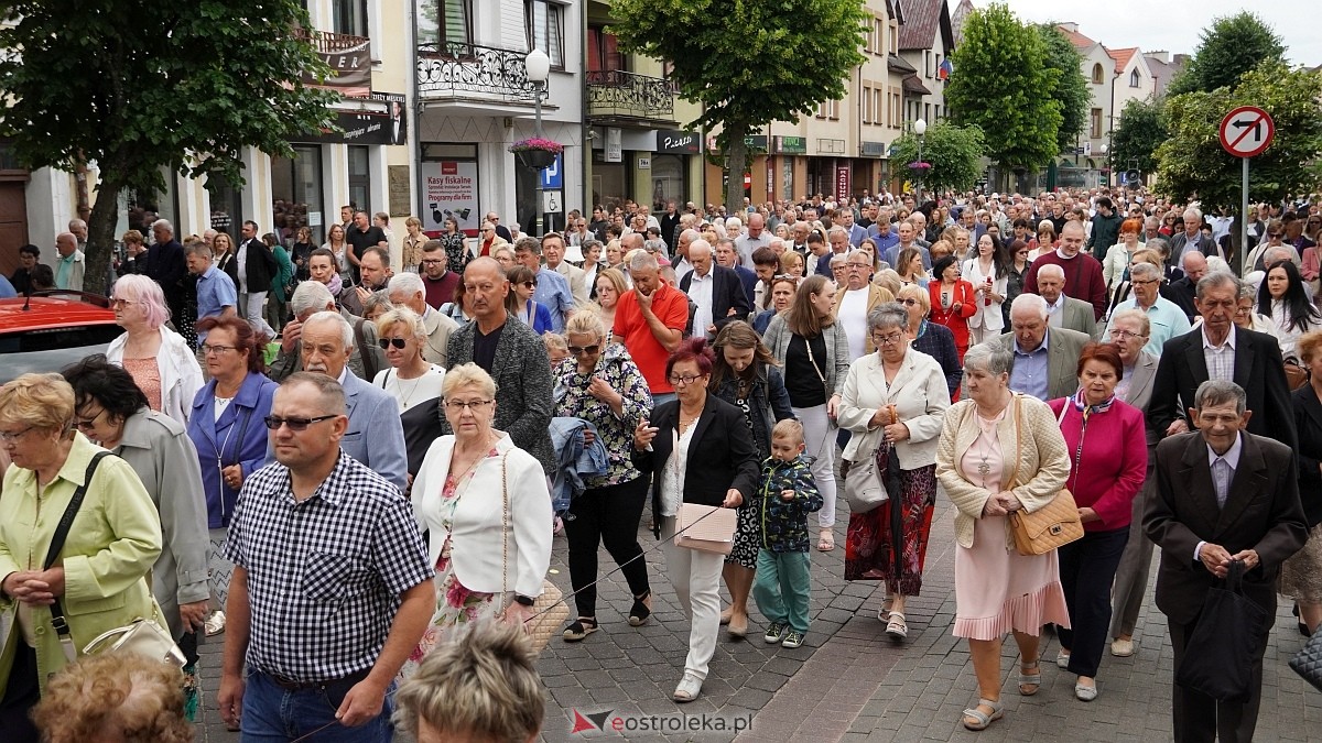 Procesja Bożego Ciała w sanktuarium pw. św. Antoniego Padewskiego [19.06.2025] - zdjęcie #214 - eOstroleka.pl