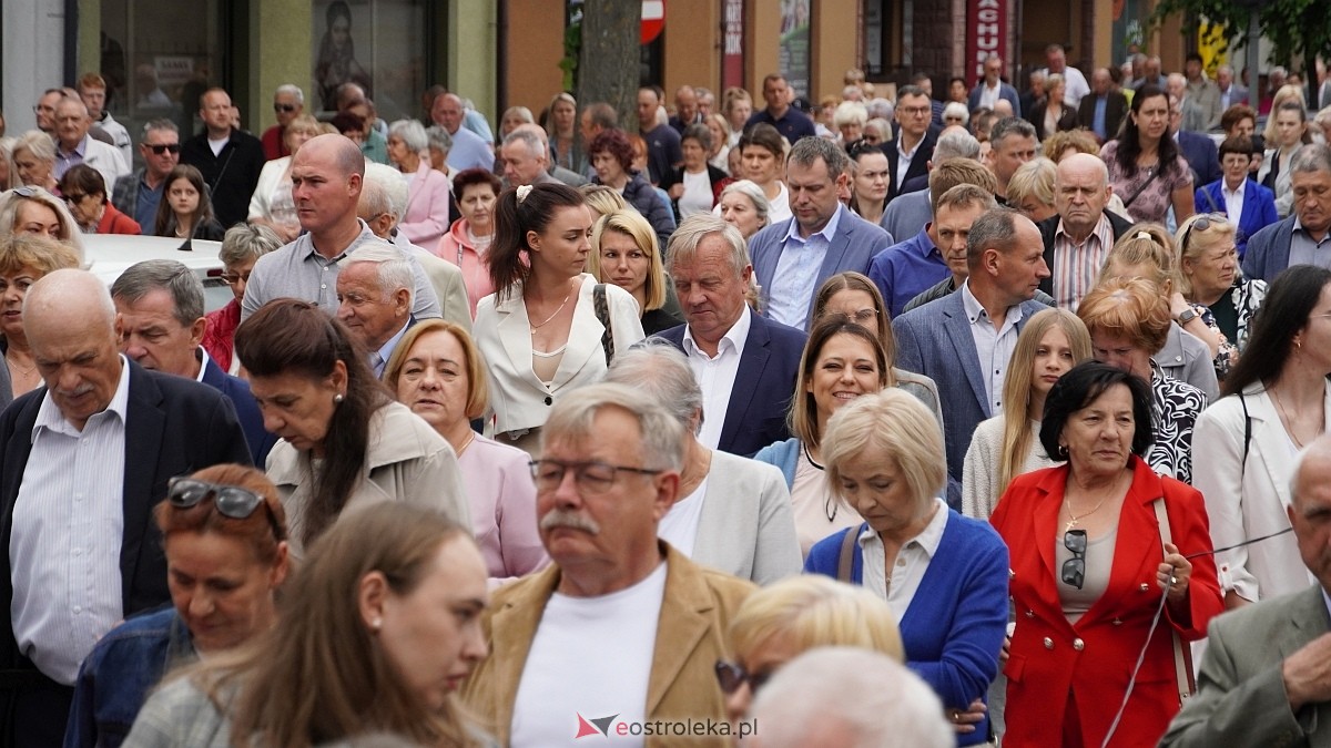 Procesja Bożego Ciała w sanktuarium pw. św. Antoniego Padewskiego [19.06.2025] - zdjęcie #210 - eOstroleka.pl