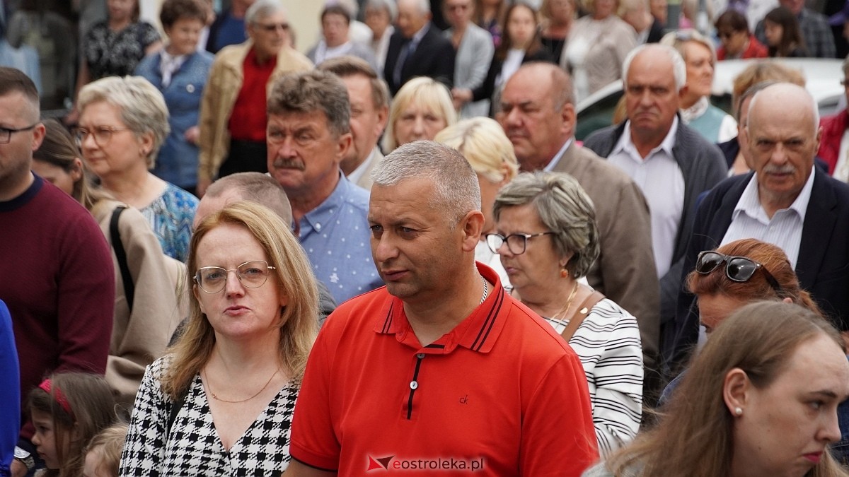 Procesja Bożego Ciała w sanktuarium pw. św. Antoniego Padewskiego [19.06.2025] - zdjęcie #209 - eOstroleka.pl