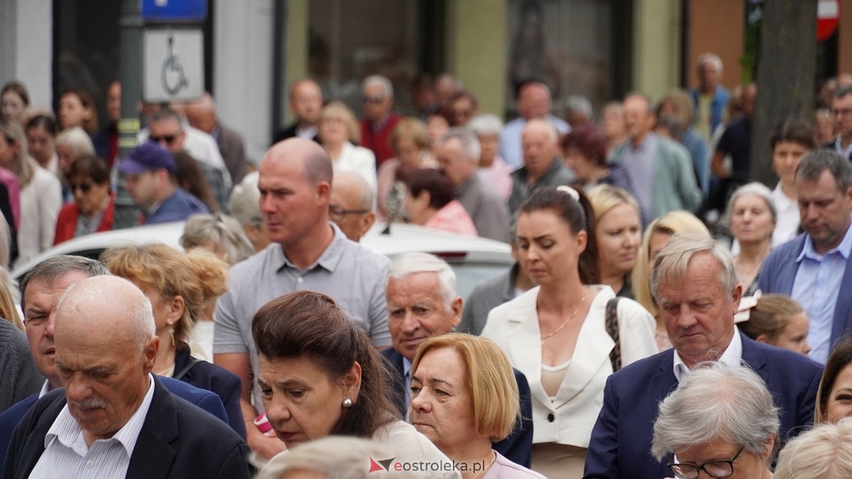 Procesja Bożego Ciała w sanktuarium pw. św. Antoniego Padewskiego [19.06.2025] - zdjęcie #208 - eOstroleka.pl