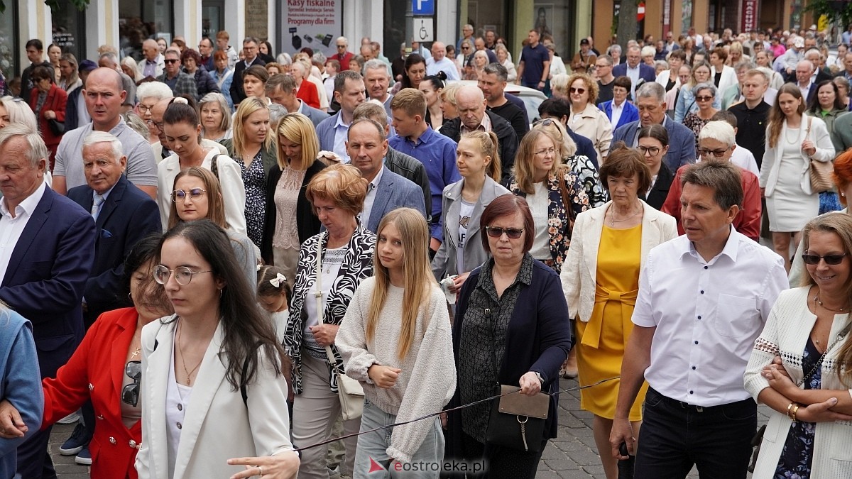 Procesja Bożego Ciała w sanktuarium pw. św. Antoniego Padewskiego [19.06.2025] - zdjęcie #198 - eOstroleka.pl