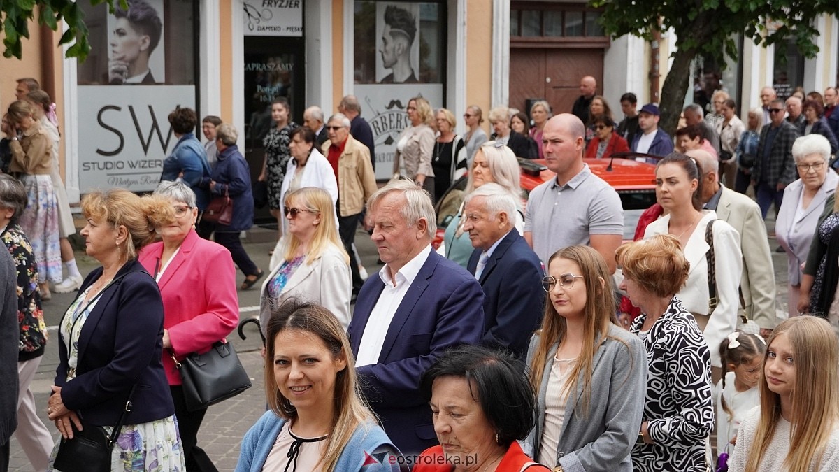 Procesja Bożego Ciała w sanktuarium pw. św. Antoniego Padewskiego [19.06.2025] - zdjęcie #196 - eOstroleka.pl
