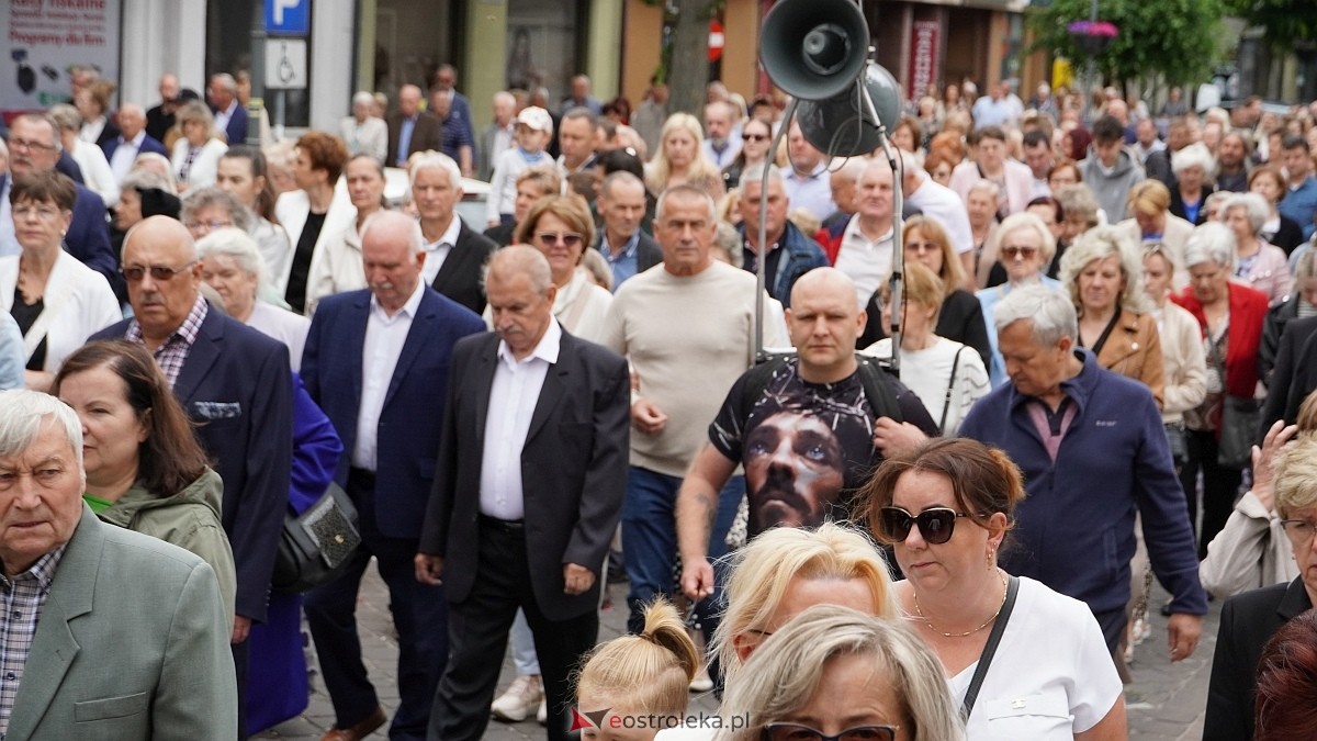 Procesja Bożego Ciała w sanktuarium pw. św. Antoniego Padewskiego [19.06.2025] - zdjęcie #185 - eOstroleka.pl