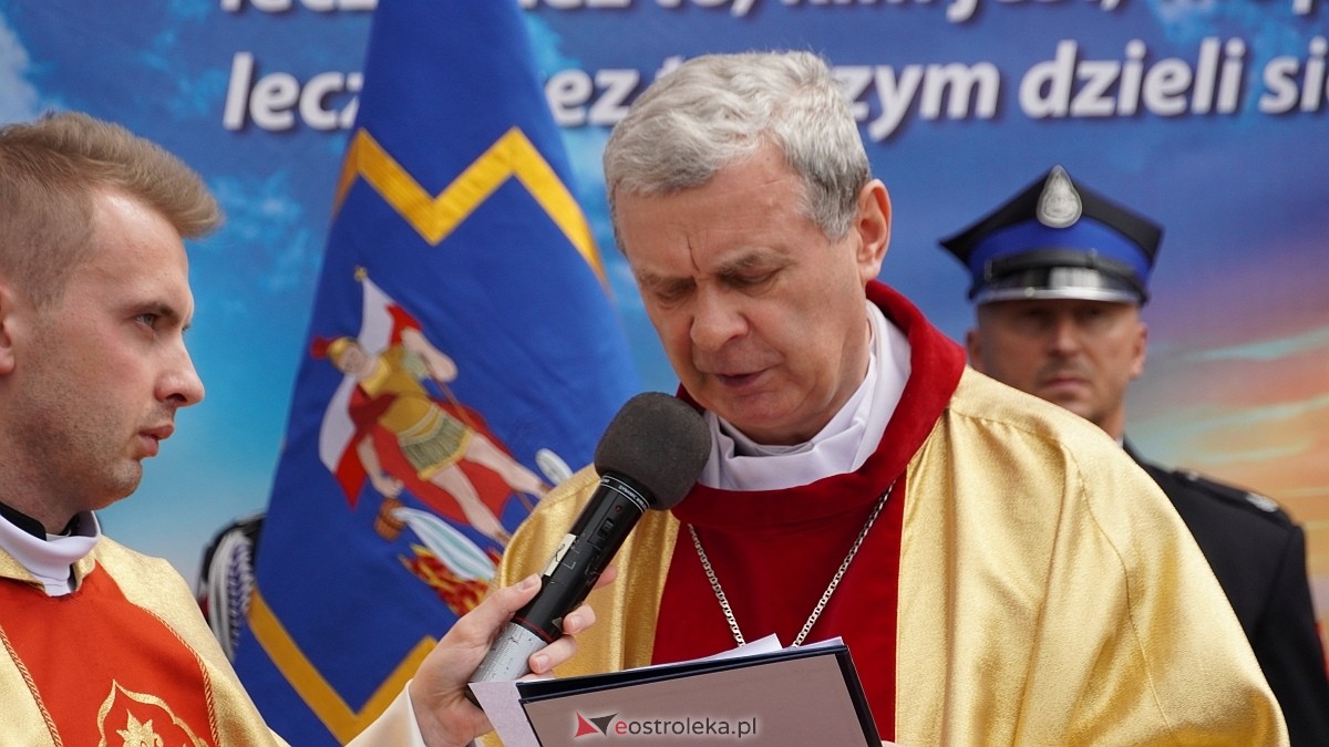 Procesja Bożego Ciała w sanktuarium pw. św. Antoniego Padewskiego [19.06.2025] - zdjęcie #173 - eOstroleka.pl