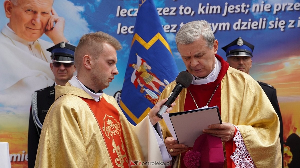 Procesja Bożego Ciała w sanktuarium pw. św. Antoniego Padewskiego [19.06.2025] - zdjęcie #172 - eOstroleka.pl