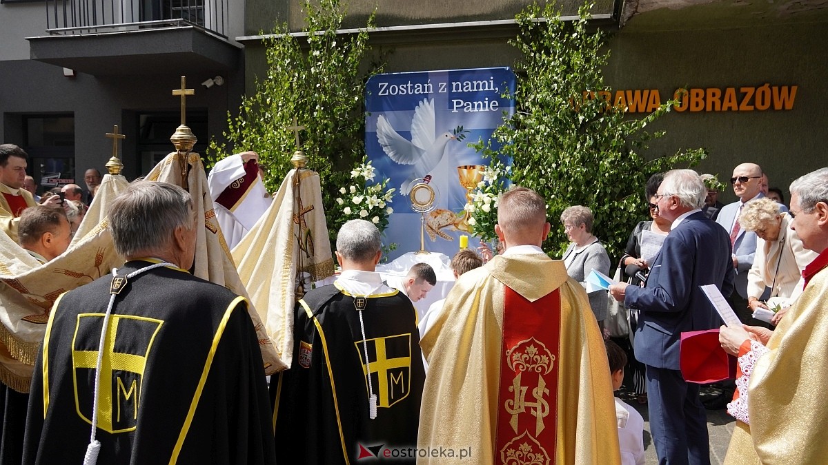 Procesja Bożego Ciała w sanktuarium pw. św. Antoniego Padewskiego [19.06.2025] - zdjęcie #144 - eOstroleka.pl