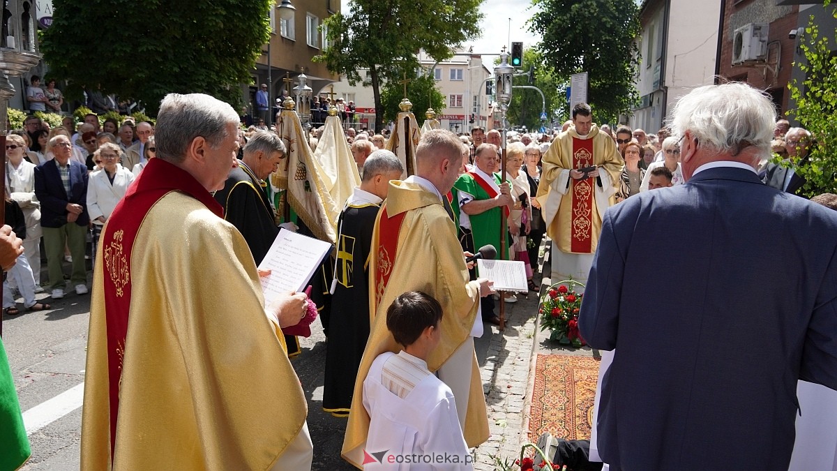 Procesja Bożego Ciała w sanktuarium pw. św. Antoniego Padewskiego [19.06.2025] - zdjęcie #141 - eOstroleka.pl