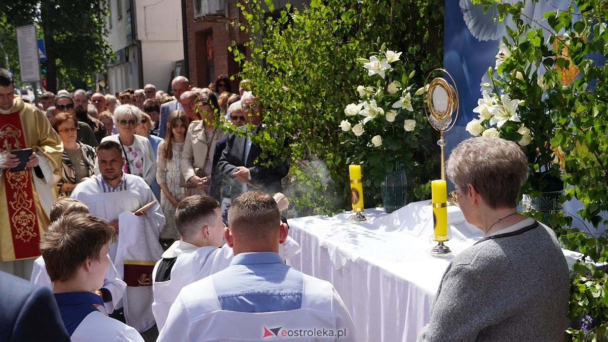 Procesja Bożego Ciała w sanktuarium pw. św. Antoniego Padewskiego [19.06.2025] - zdjęcie #140 - eOstroleka.pl