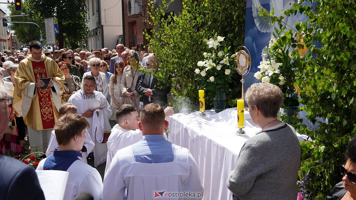 Procesja Bożego Ciała w sanktuarium pw. św. Antoniego Padewskiego [19.06.2025] - zdjęcie #138 - eOstroleka.pl