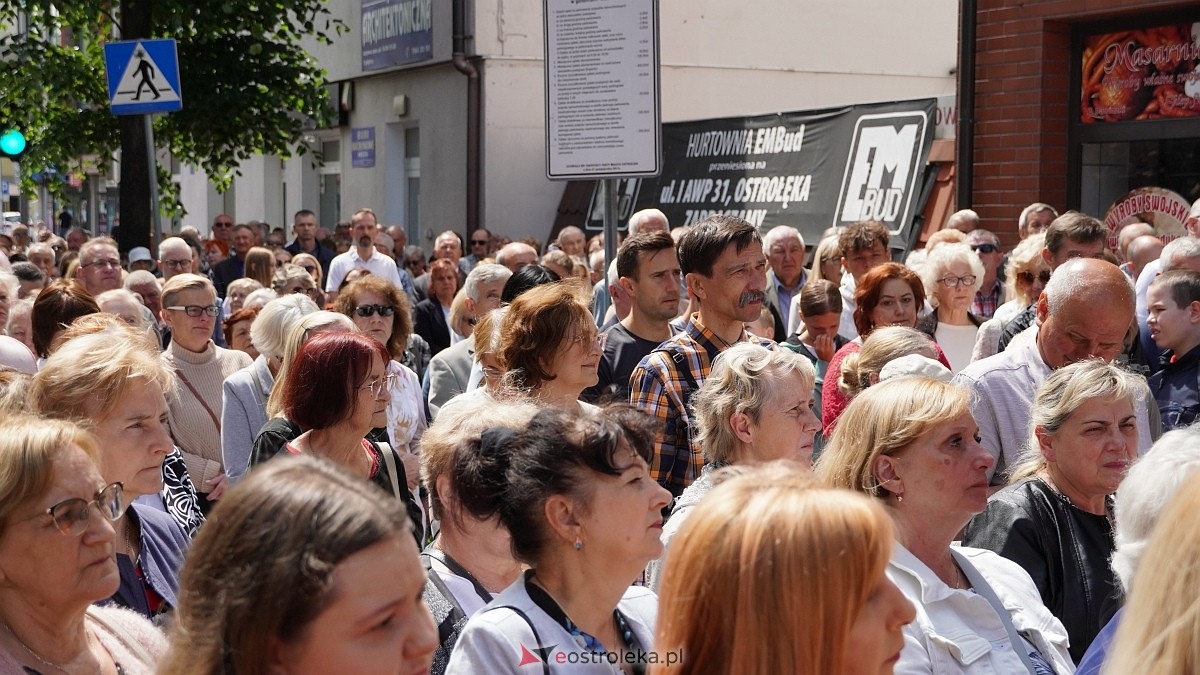 Procesja Bożego Ciała w sanktuarium pw. św. Antoniego Padewskiego [19.06.2025] - zdjęcie #130 - eOstroleka.pl