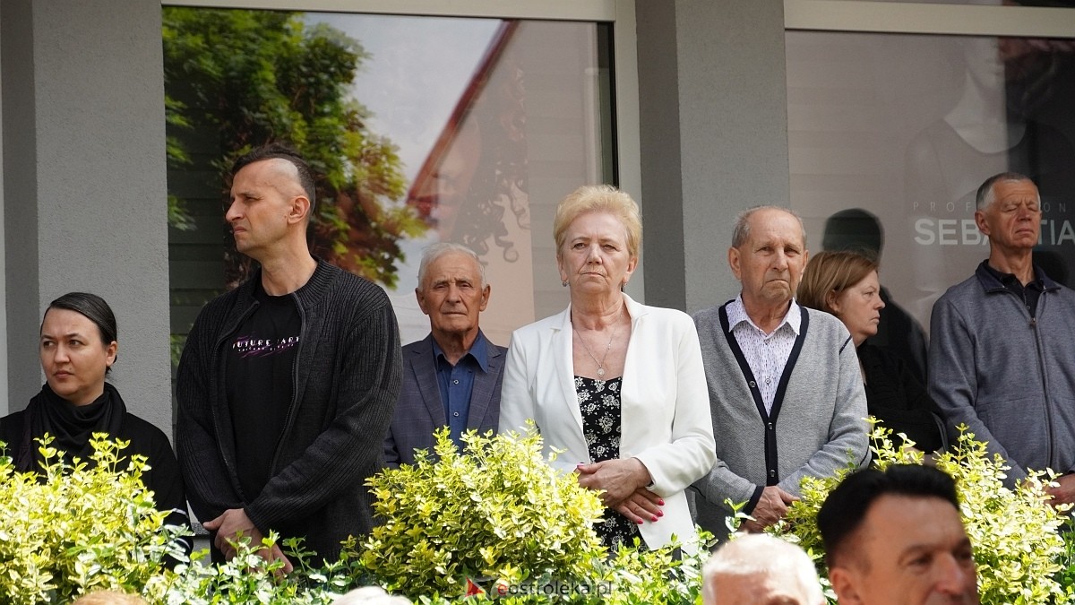 Procesja Bożego Ciała w sanktuarium pw. św. Antoniego Padewskiego [19.06.2025] - zdjęcie #122 - eOstroleka.pl