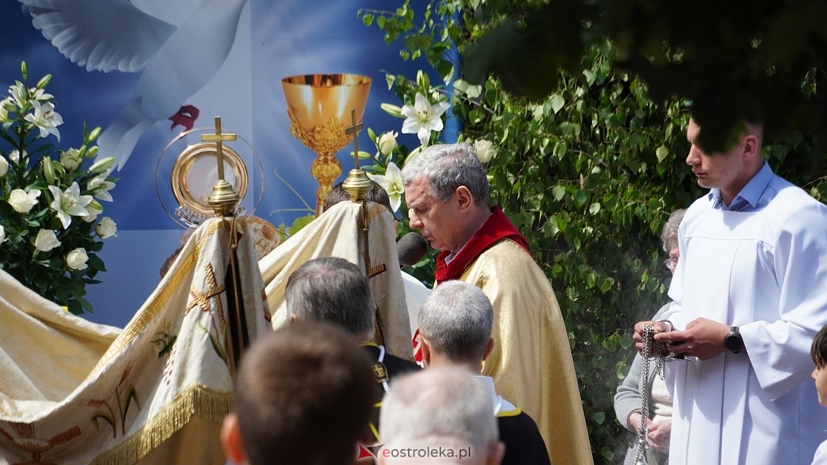 Procesja Bożego Ciała w sanktuarium pw. św. Antoniego Padewskiego [19.06.2025] - zdjęcie #117 - eOstroleka.pl