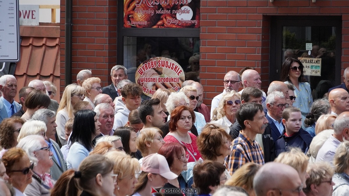Procesja Bożego Ciała w sanktuarium pw. św. Antoniego Padewskiego [19.06.2025] - zdjęcie #113 - eOstroleka.pl