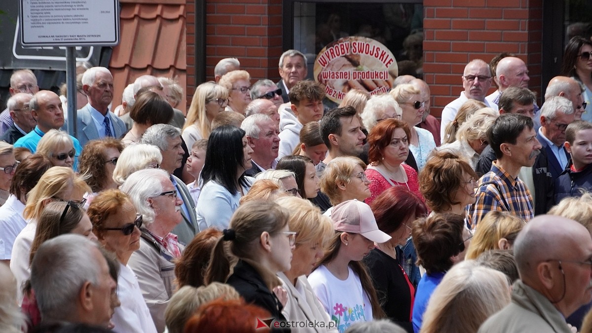 Procesja Bożego Ciała w sanktuarium pw. św. Antoniego Padewskiego [19.06.2025] - zdjęcie #112 - eOstroleka.pl