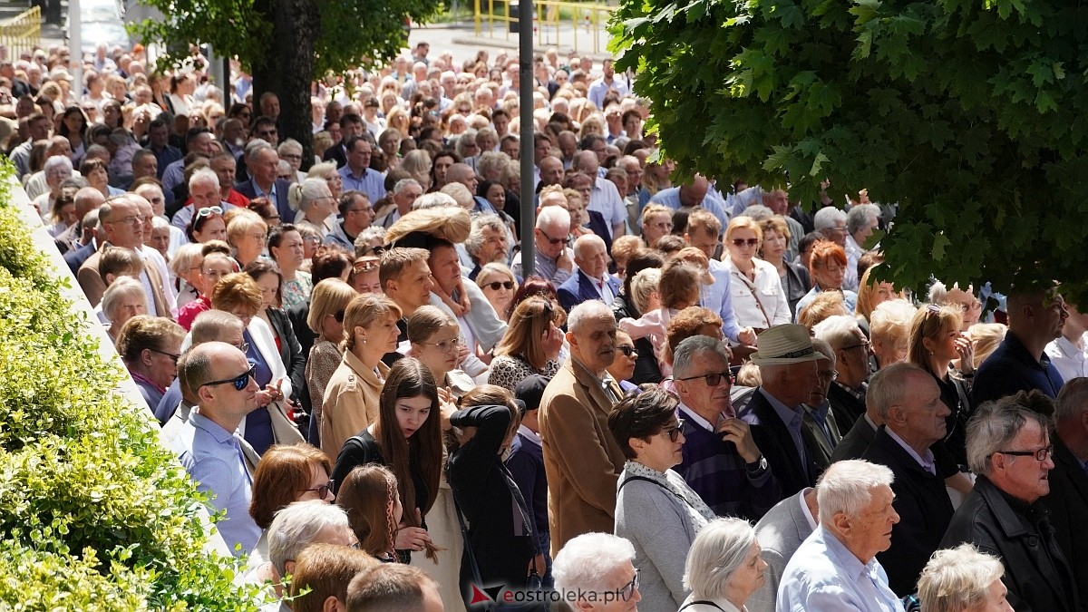 Procesja Bożego Ciała w sanktuarium pw. św. Antoniego Padewskiego [19.06.2025] - zdjęcie #105 - eOstroleka.pl