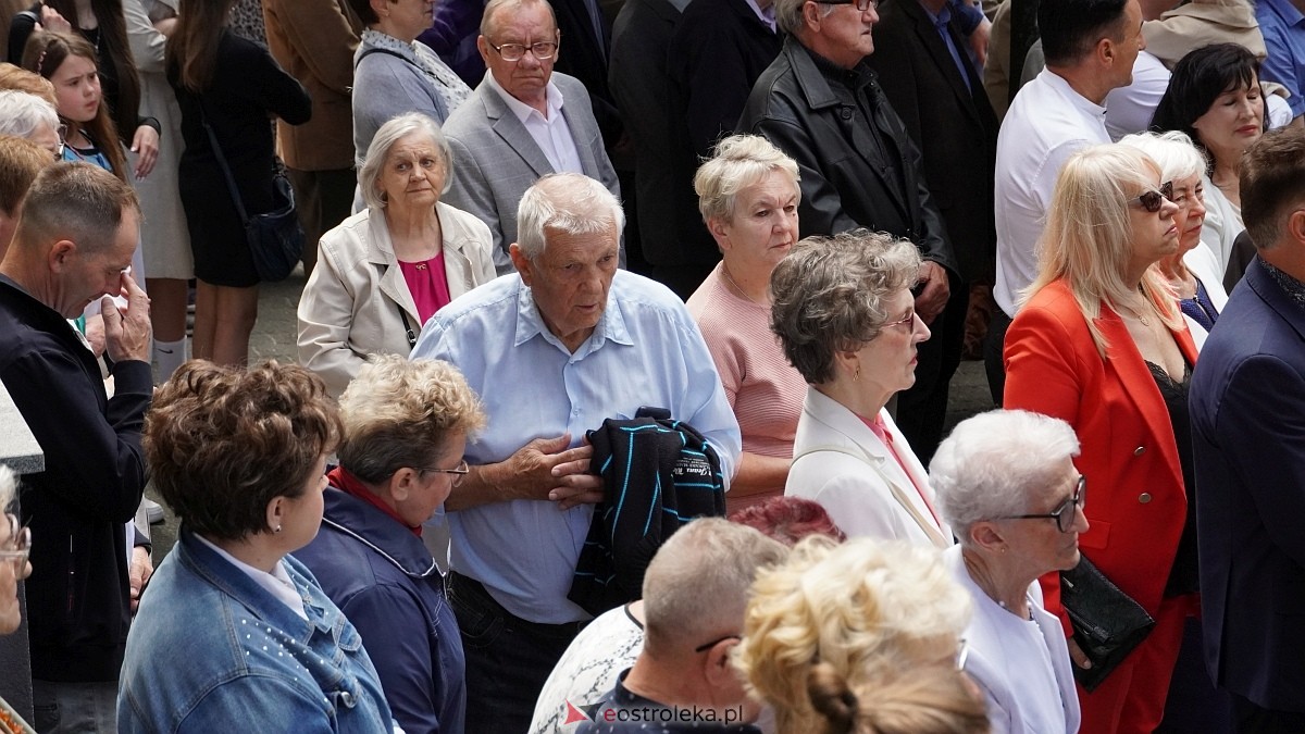 Procesja Bożego Ciała w sanktuarium pw. św. Antoniego Padewskiego [19.06.2025] - zdjęcie #102 - eOstroleka.pl