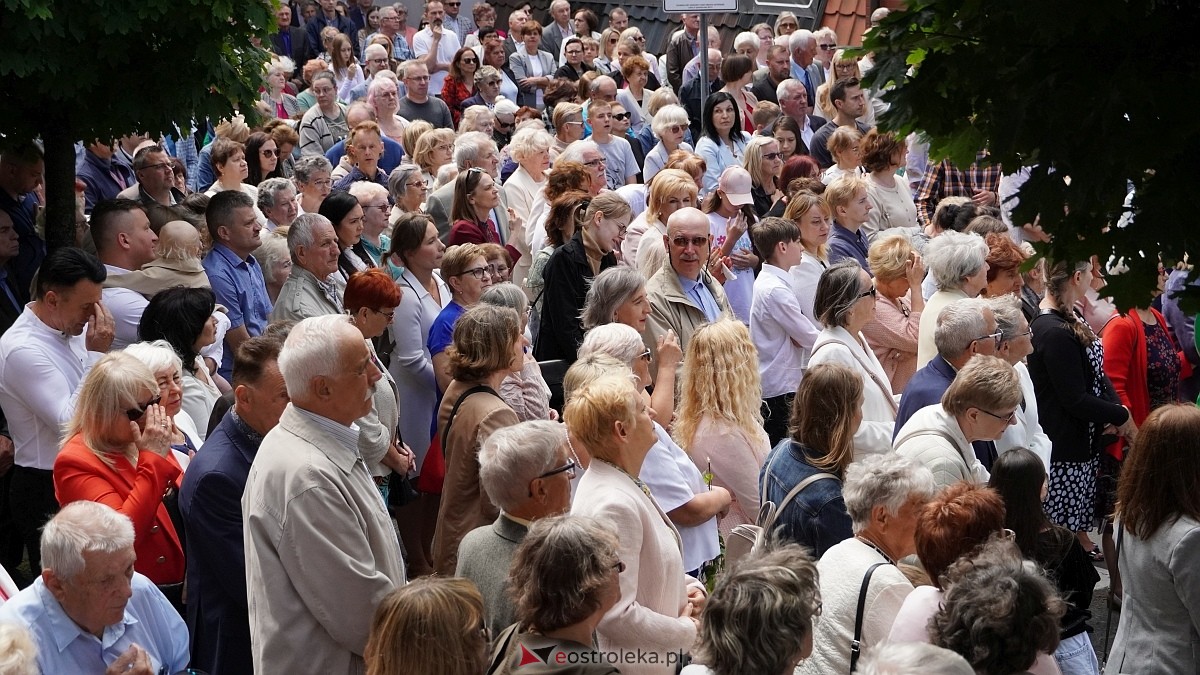 Procesja Bożego Ciała w sanktuarium pw. św. Antoniego Padewskiego [19.06.2025] - zdjęcie #99 - eOstroleka.pl