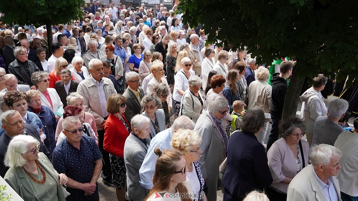 Procesja Bożego Ciała w sanktuarium pw. św. Antoniego Padewskiego [19.06.2025] - zdjęcie #93 - eOstroleka.pl