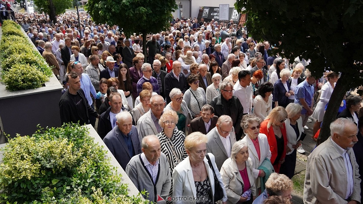 Procesja Bożego Ciała w sanktuarium pw. św. Antoniego Padewskiego [19.06.2025] - zdjęcie #84 - eOstroleka.pl