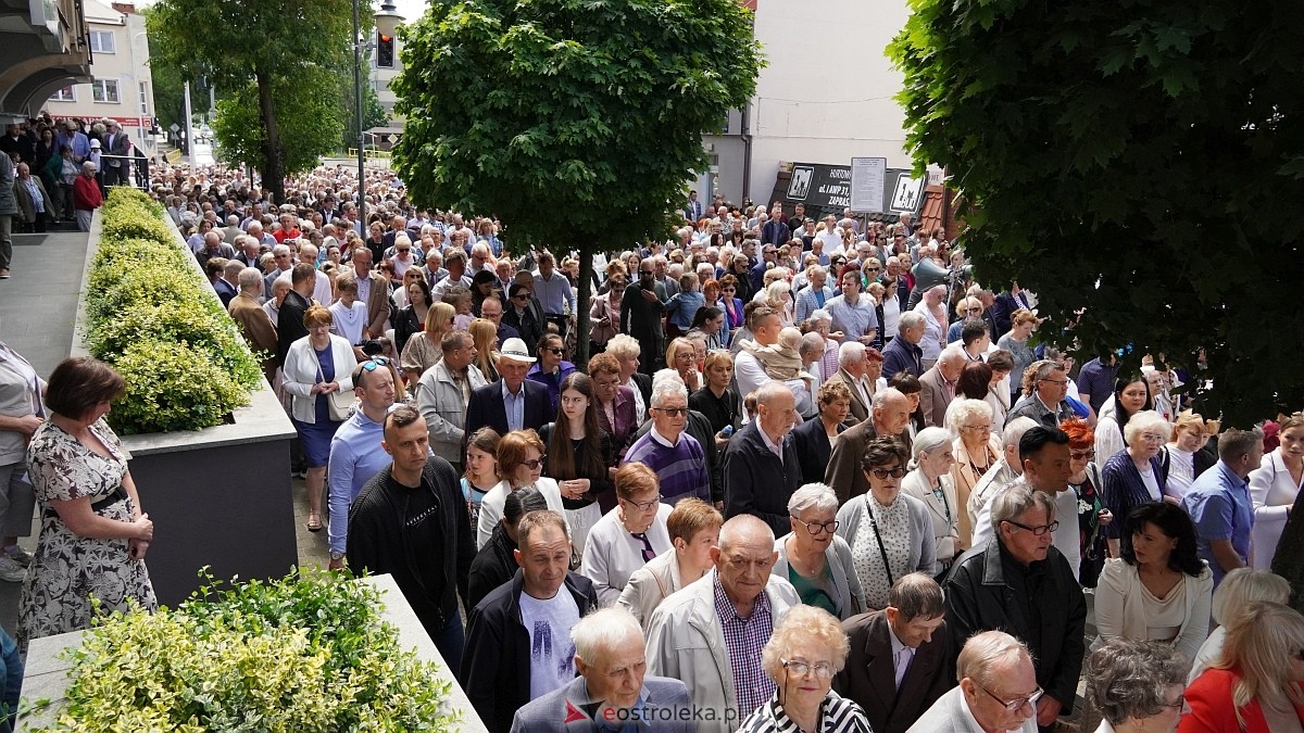 Procesja Bożego Ciała w sanktuarium pw. św. Antoniego Padewskiego [19.06.2025] - zdjęcie #83 - eOstroleka.pl