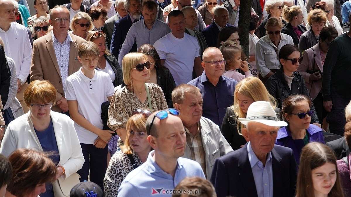 Procesja Bożego Ciała w sanktuarium pw. św. Antoniego Padewskiego [19.06.2025] - zdjęcie #80 - eOstroleka.pl