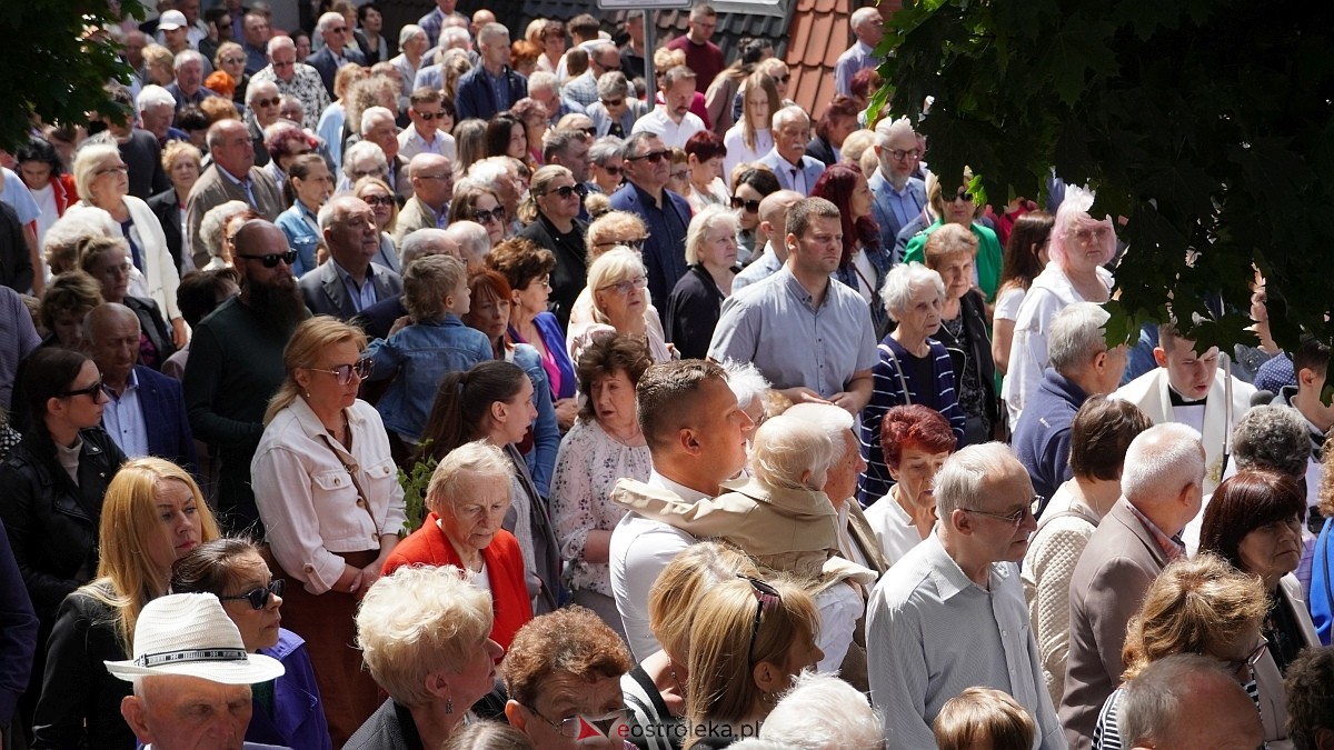 Procesja Bożego Ciała w sanktuarium pw. św. Antoniego Padewskiego [19.06.2025] - zdjęcie #76 - eOstroleka.pl
