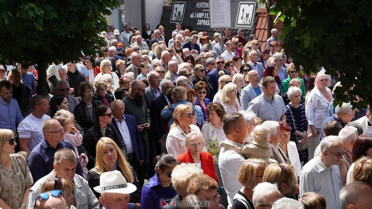 Procesja Bożego Ciała w sanktuarium pw. św. Antoniego Padewskiego [19.06.2025] - zdjęcie #75 - eOstroleka.pl