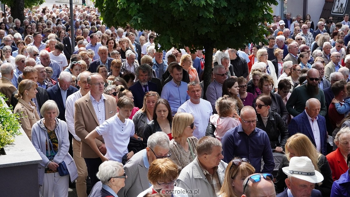 Procesja Bożego Ciała w sanktuarium pw. św. Antoniego Padewskiego [19.06.2025] - zdjęcie #74 - eOstroleka.pl