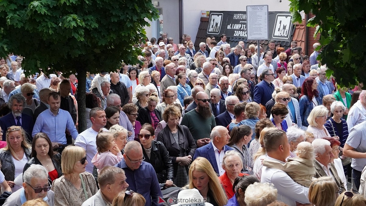 Procesja Bożego Ciała w sanktuarium pw. św. Antoniego Padewskiego [19.06.2025] - zdjęcie #73 - eOstroleka.pl