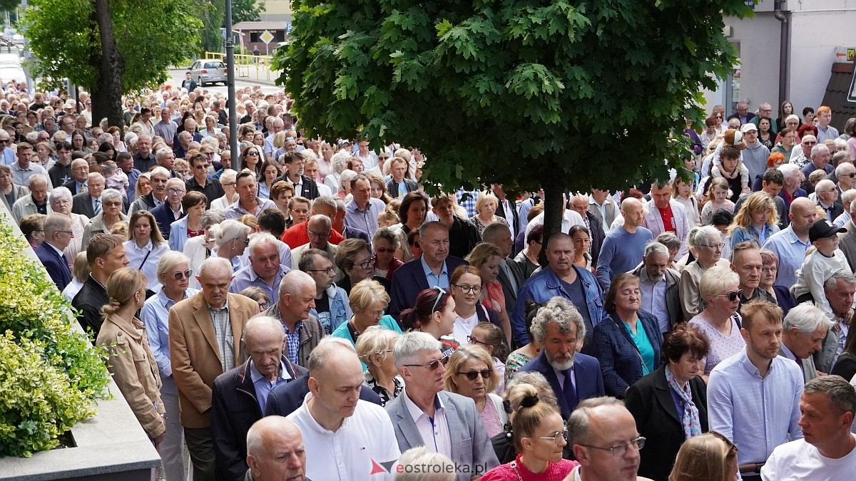 Procesja Bożego Ciała w sanktuarium pw. św. Antoniego Padewskiego [19.06.2025] - zdjęcie #63 - eOstroleka.pl