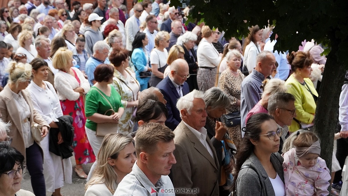 Procesja Bożego Ciała w sanktuarium pw. św. Antoniego Padewskiego [19.06.2025] - zdjęcie #60 - eOstroleka.pl