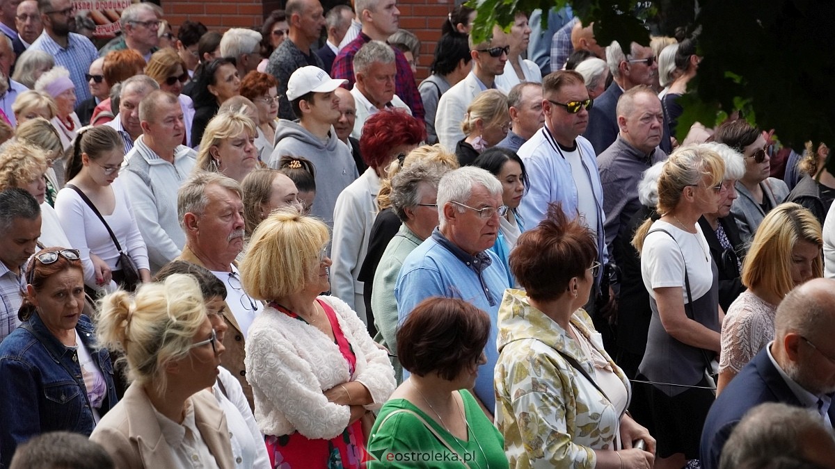 Procesja Bożego Ciała w sanktuarium pw. św. Antoniego Padewskiego [19.06.2025] - zdjęcie #59 - eOstroleka.pl