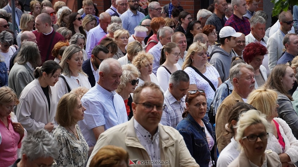 Procesja Bożego Ciała w sanktuarium pw. św. Antoniego Padewskiego [19.06.2025] - zdjęcie #58 - eOstroleka.pl