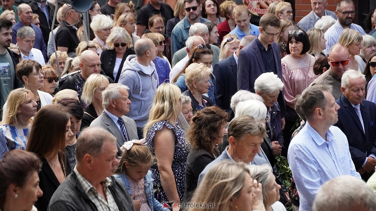 Procesja Bożego Ciała w sanktuarium pw. św. Antoniego Padewskiego [19.06.2025] - zdjęcie #48 - eOstroleka.pl