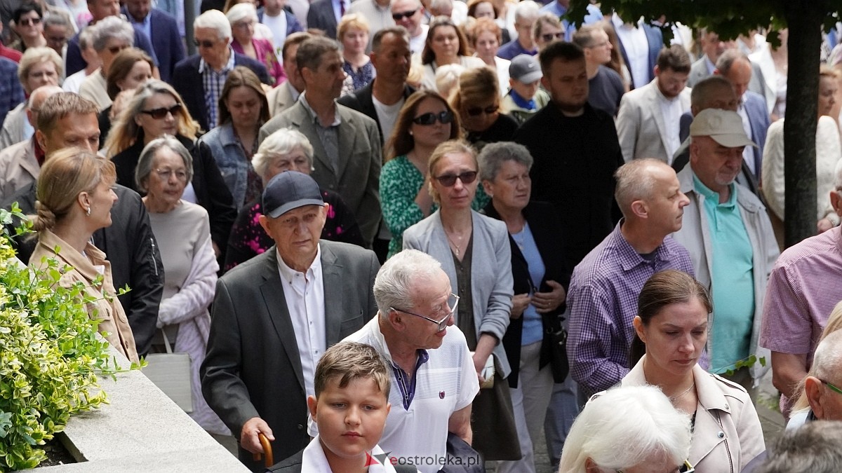 Procesja Bożego Ciała w sanktuarium pw. św. Antoniego Padewskiego [19.06.2025] - zdjęcie #45 - eOstroleka.pl