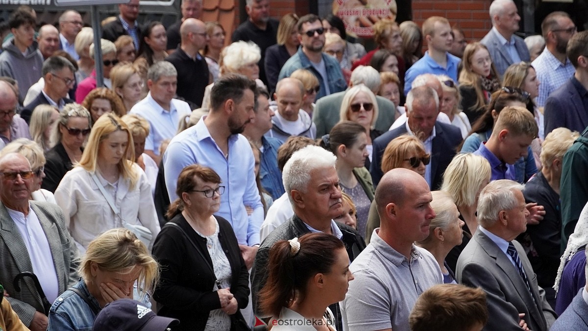 Procesja Bożego Ciała w sanktuarium pw. św. Antoniego Padewskiego [19.06.2025] - zdjęcie #43 - eOstroleka.pl
