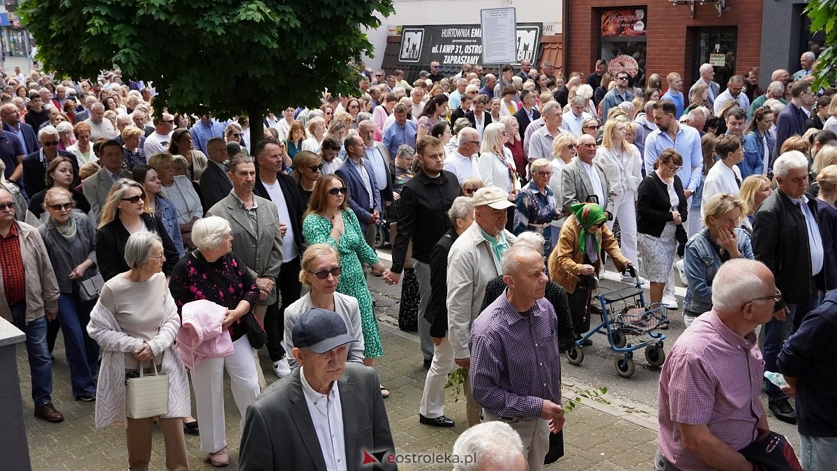 Procesja Bożego Ciała w sanktuarium pw. św. Antoniego Padewskiego [19.06.2025] - zdjęcie #40 - eOstroleka.pl