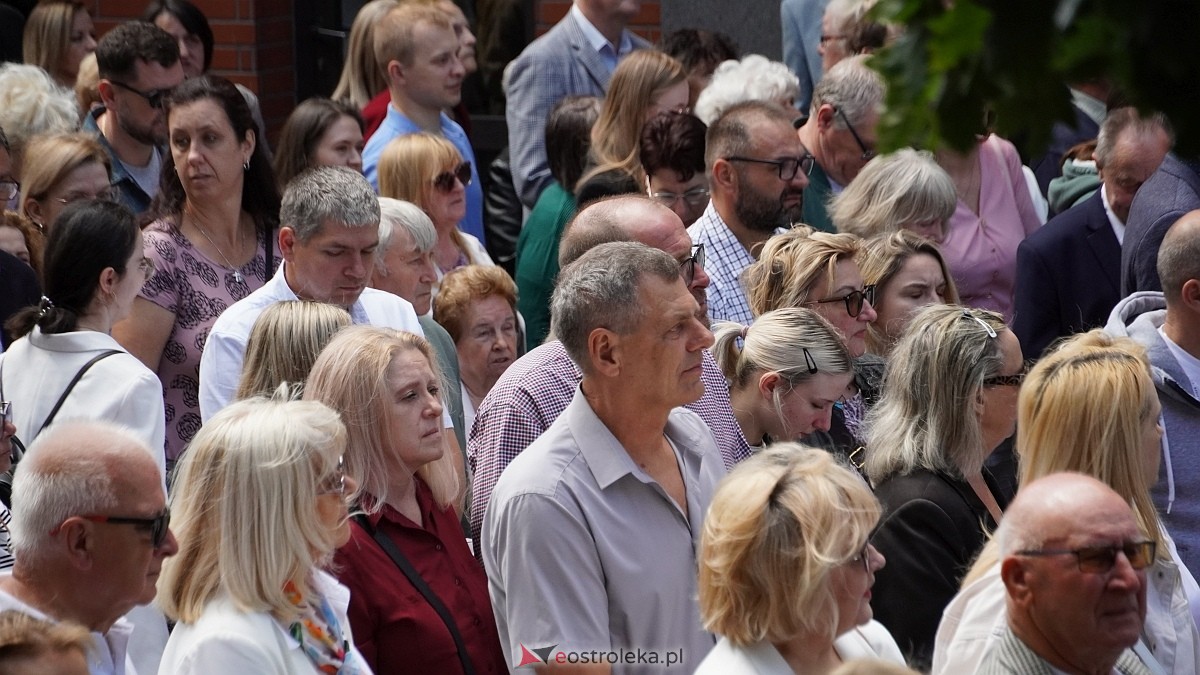 Procesja Bożego Ciała w sanktuarium pw. św. Antoniego Padewskiego [19.06.2025] - zdjęcie #35 - eOstroleka.pl