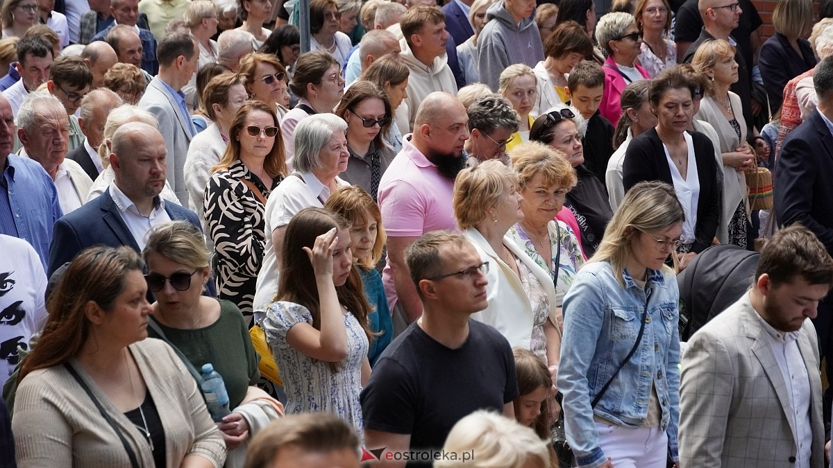 Procesja Bożego Ciała w sanktuarium pw. św. Antoniego Padewskiego [19.06.2025] - zdjęcie #31 - eOstroleka.pl