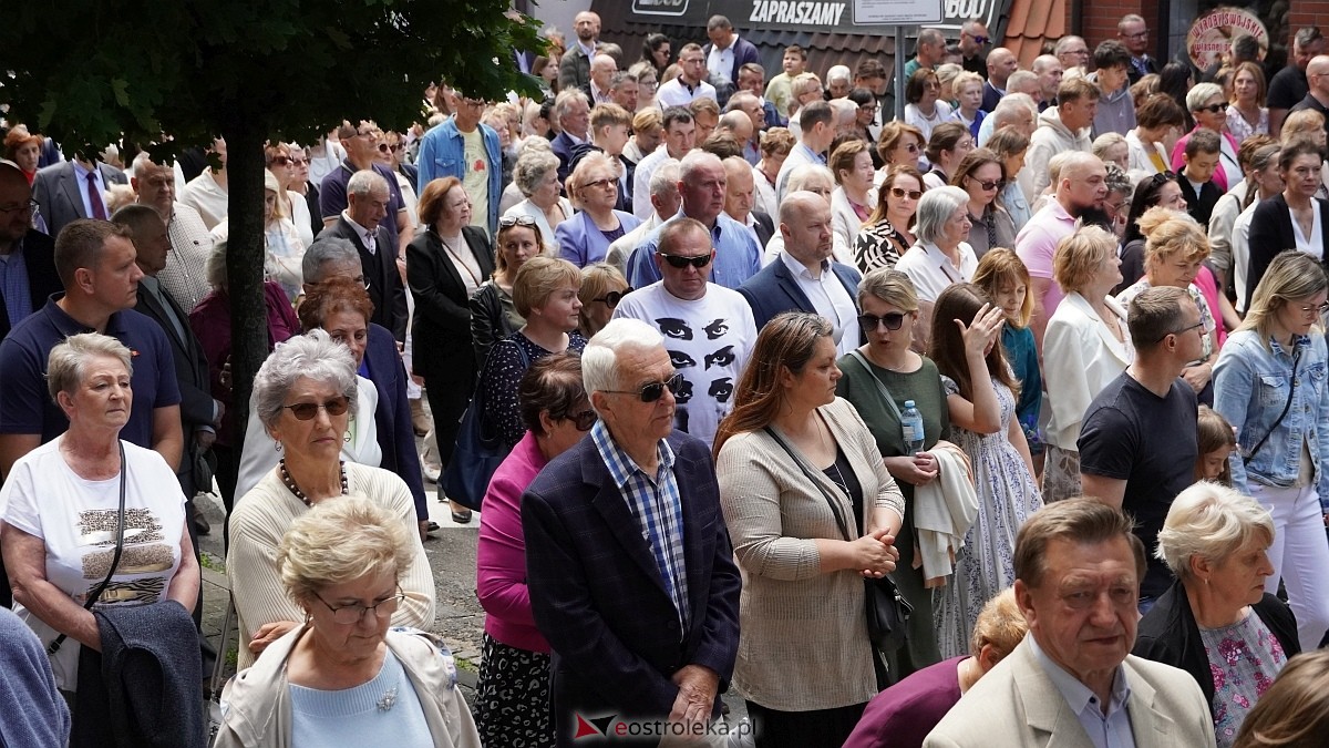 Procesja Bożego Ciała w sanktuarium pw. św. Antoniego Padewskiego [19.06.2025] - zdjęcie #30 - eOstroleka.pl