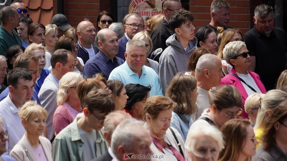Procesja Bożego Ciała w sanktuarium pw. św. Antoniego Padewskiego [19.06.2025] - zdjęcie #24 - eOstroleka.pl