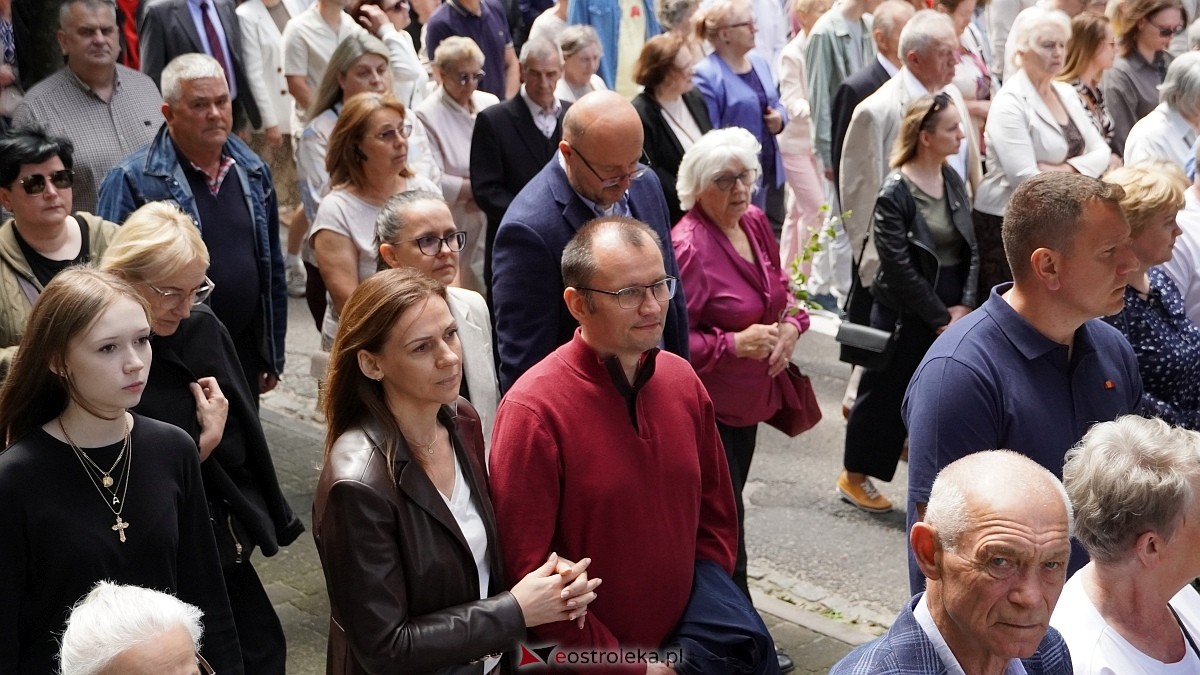 Procesja Bożego Ciała w sanktuarium pw. św. Antoniego Padewskiego [19.06.2025] - zdjęcie #23 - eOstroleka.pl