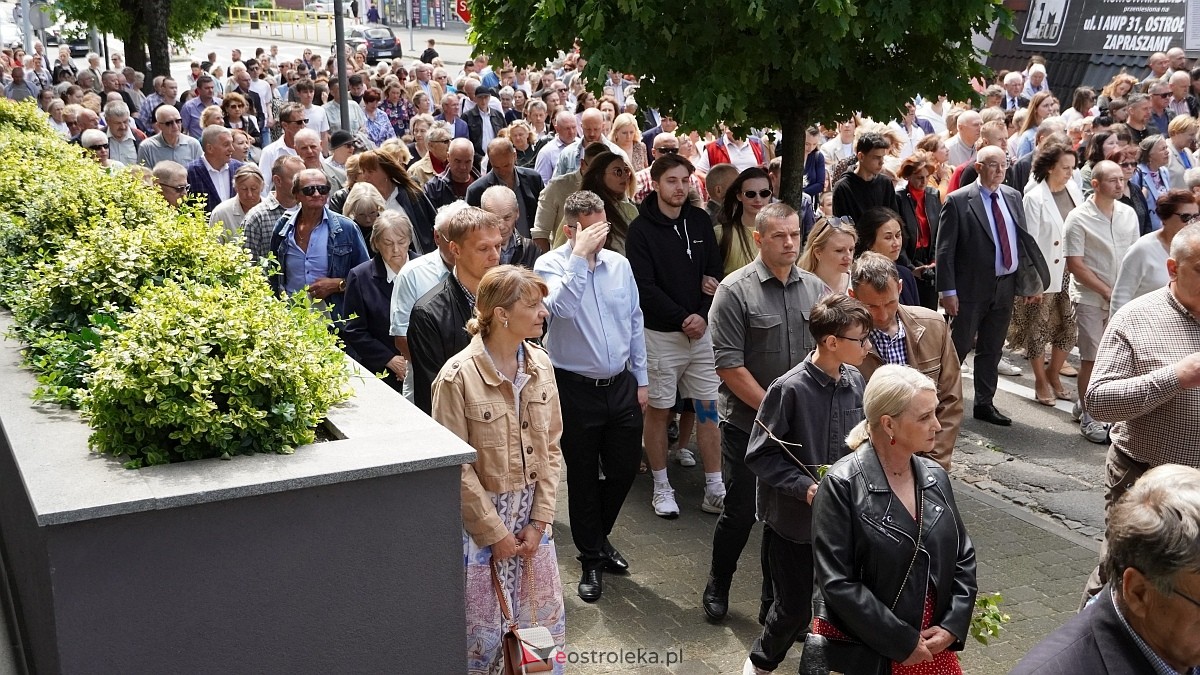 Procesja Bożego Ciała w sanktuarium pw. św. Antoniego Padewskiego [19.06.2025] - zdjęcie #21 - eOstroleka.pl