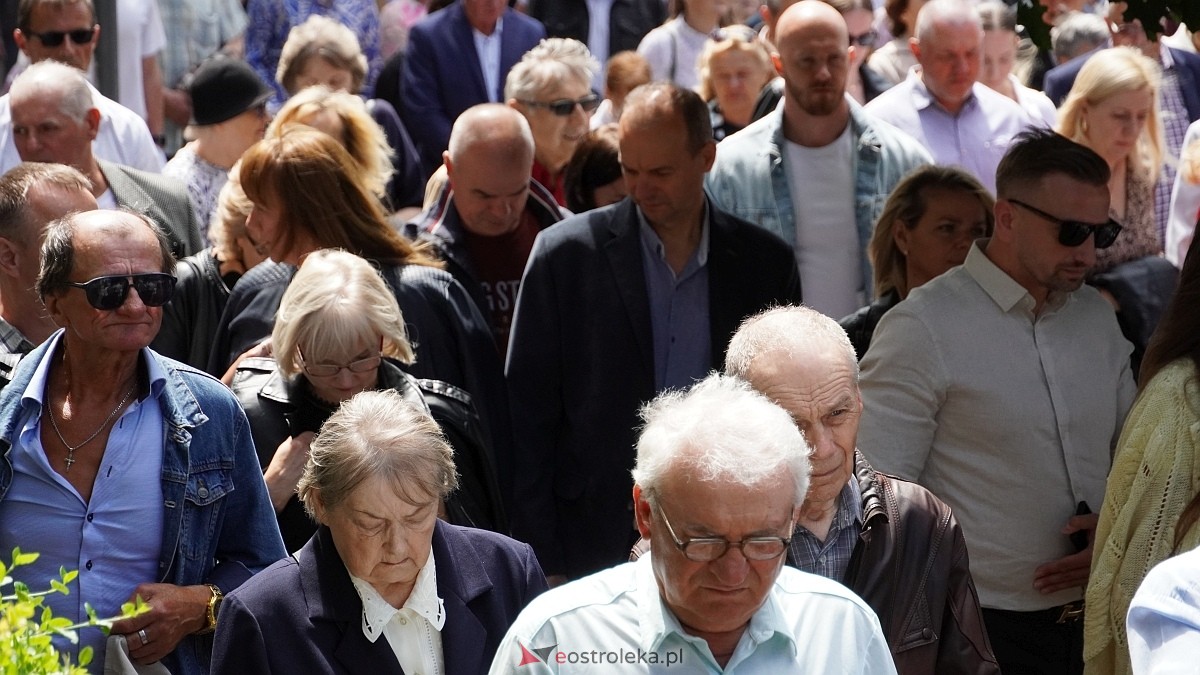 Procesja Bożego Ciała w sanktuarium pw. św. Antoniego Padewskiego [19.06.2025] - zdjęcie #20 - eOstroleka.pl