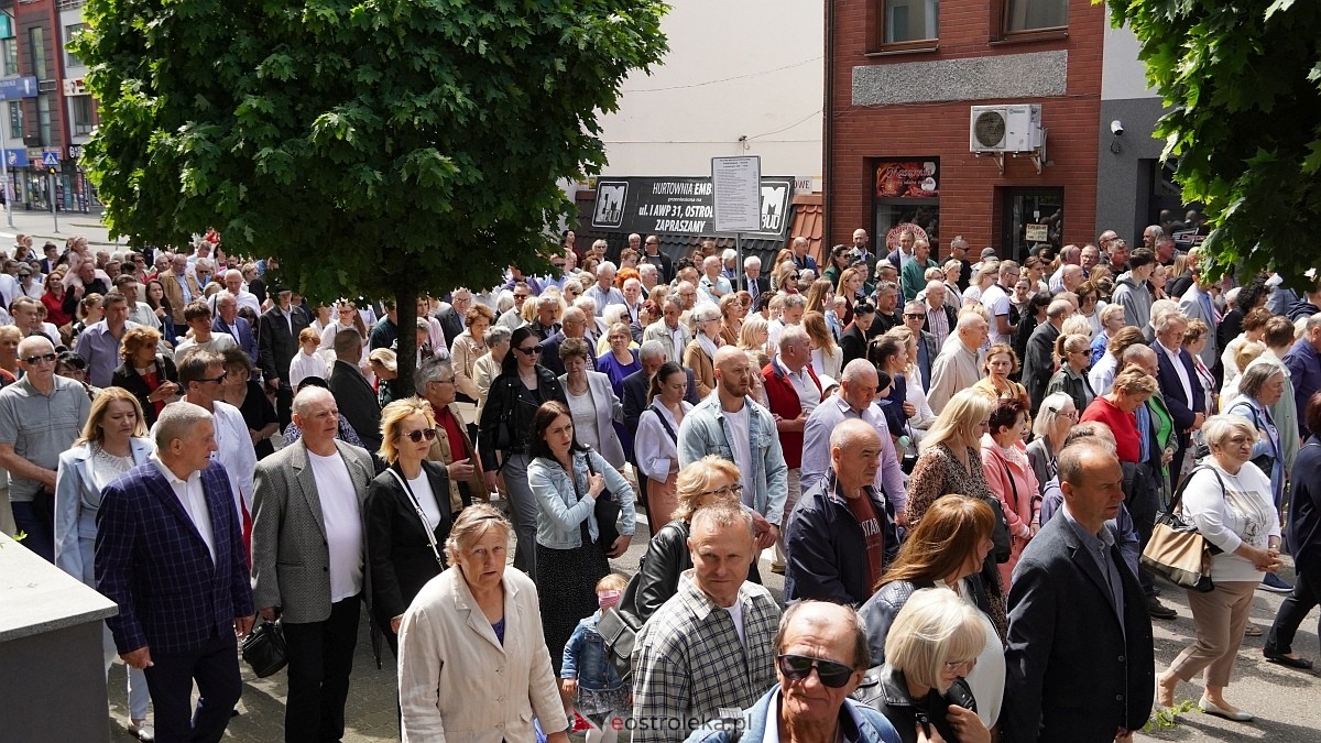 Procesja Bożego Ciała w sanktuarium pw. św. Antoniego Padewskiego [19.06.2025] - zdjęcie #12 - eOstroleka.pl